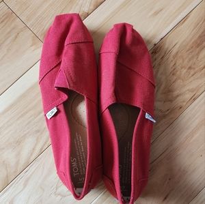 Toms Red